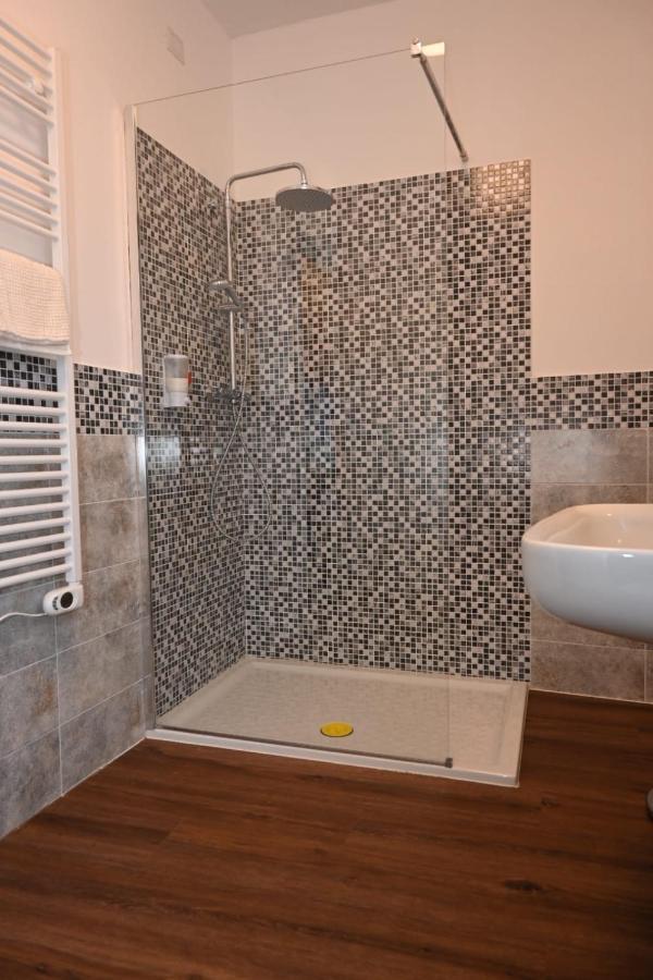 Castano Primo B&B Del Corso المظهر الخارجي الصورة